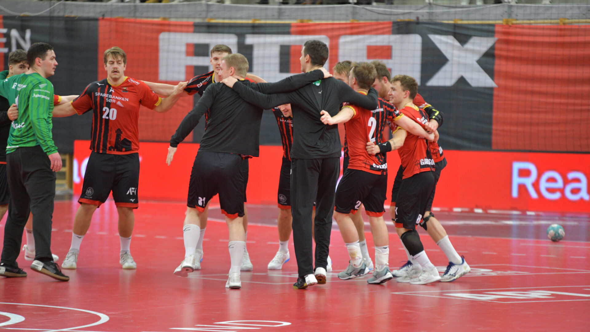 ØIF Arendal sine spillere leverte varene under Folkets kamp mot Fjellhammer.